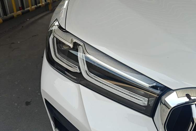 Used BMW 5 Series 2022 Restyled 525Li M Sport Package Right Front Headlight