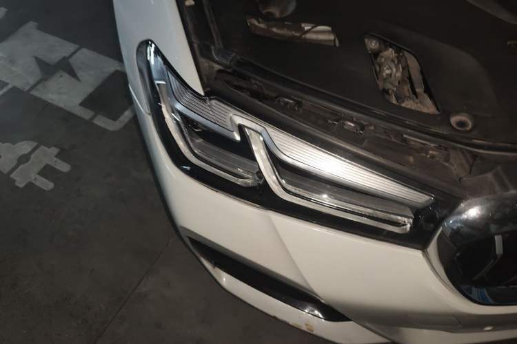 Used BMW 5 Series 2022 Second Facelift 525Li M Sport Package Right Front Headlight