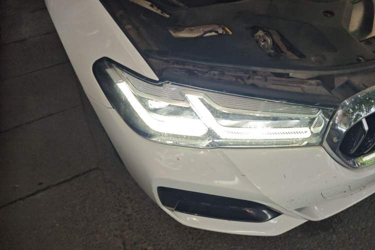 Used BMW 5 Series 2022 Restyled 525i M Sport Package Right Front Headlight