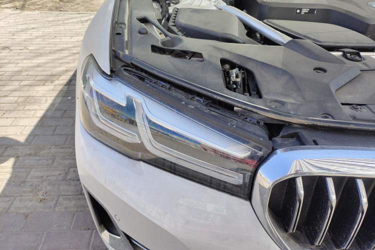 Used BMW 5 Series 2022 Second Facelift 530Li xDrive Luxury Package Right Front Headlight