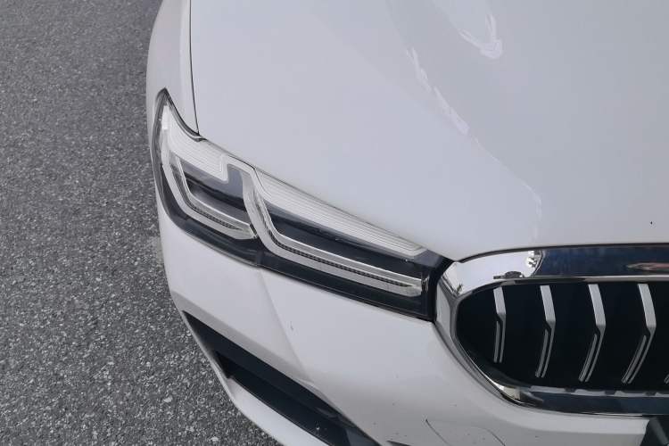 Used BMW 5 Series 2022 Restyled 530Li Leading Edition M Sport Package Right Front Headlight