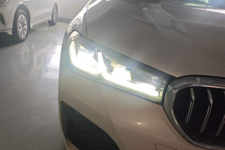 Used BMW 5 Series 2022 Restyled 525Li M Sport Package Right Front Headlight