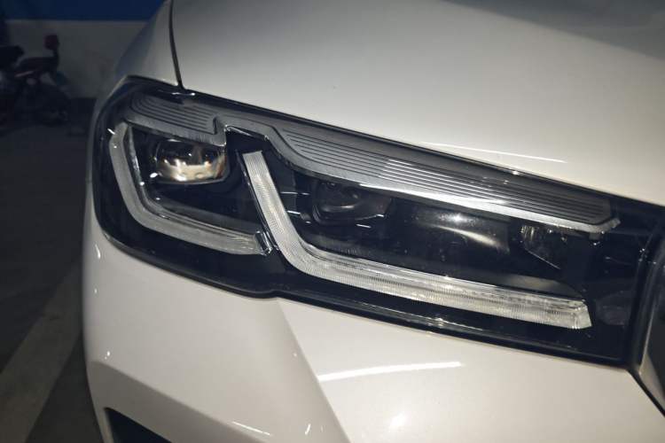 Used BMW 5 Series 2022 Restyled 525Li M Sport Package Right Front Headlight