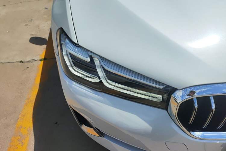 Used BMW 5 Series 2022 Updated 530Li Leading Edition Luxury Package Right Front Headlight