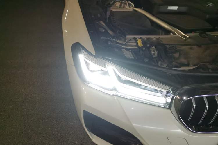 Used BMW 5 Series 2022 530Li Leading Model M Sport Package Right Front Headlight