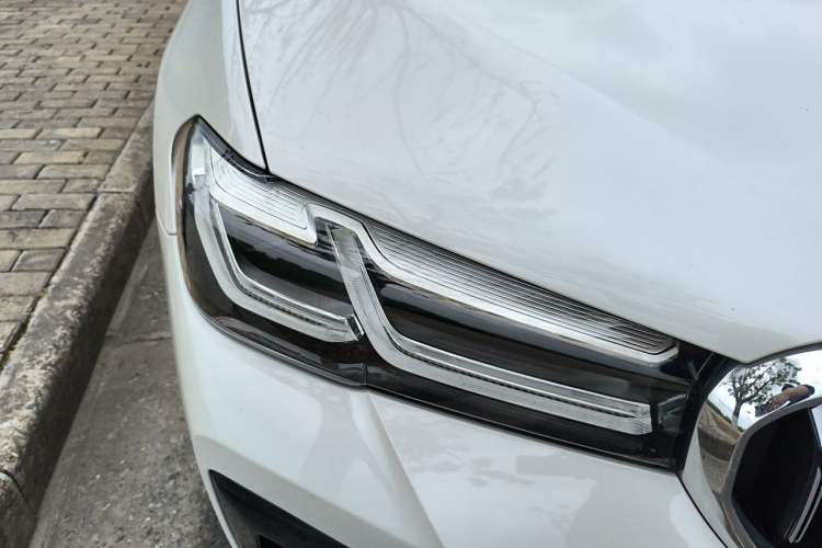 Used BMW 5 Series 2022 Restyled 525Li M Sport Package Right Front Headlight