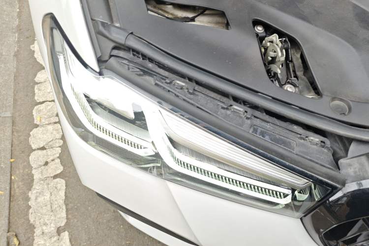 Used BMW 5 Series 2022 Revised Version 3 530Li Luxury Edition M Sport Package Right Front Headlight