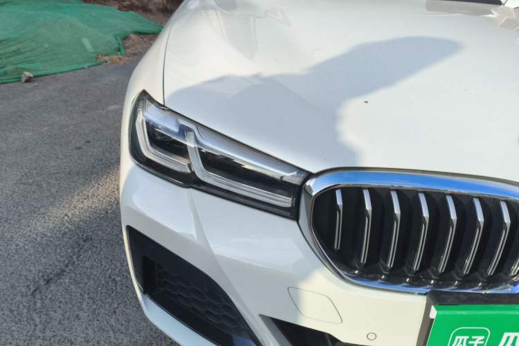 Used BMW 5 Series 2022 Restyled 530Li Luxury Edition M Sport Package Right Front Headlight