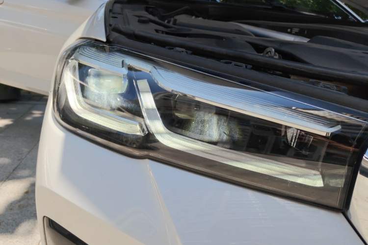 Used BMW 5 Series 2022 Restyled 525Li M Sport Package Right Front Headlight