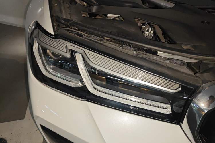 Used BMW 5 Series 2022 Restyled 525Li M Sport Package Right Front Headlight