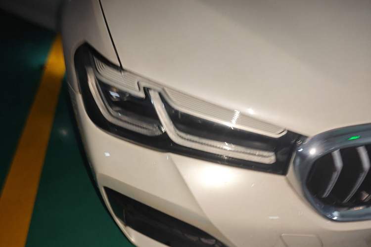 Used BMW 5 Series 2022 Restyled 530Li Leading Edition M Sport Package Right Front Headlight