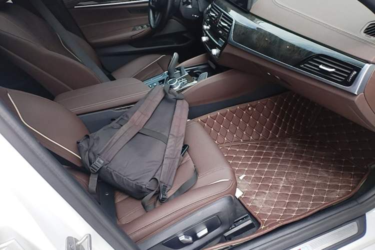 Used BMW 5 Series 2022 Restyled 525Li M Sport Package Right Front Seat