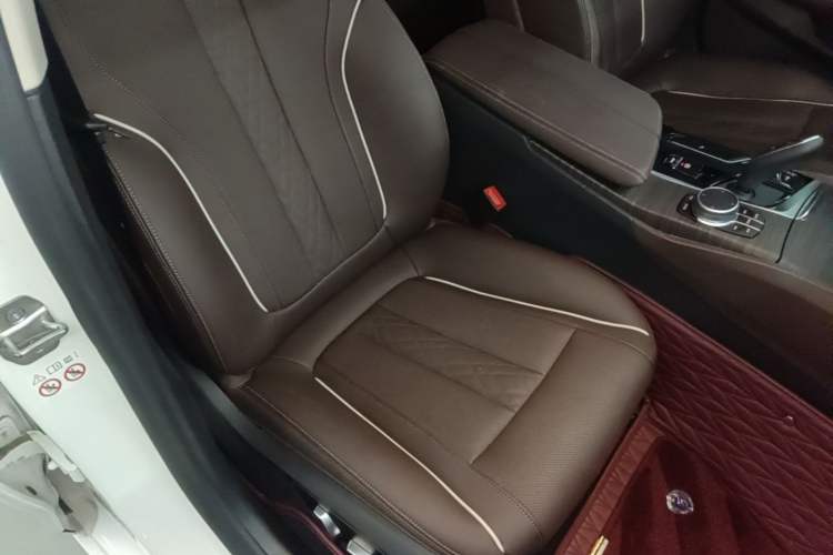 Used BMW 5 Series 2022 Updated 530Li Leading Edition Luxury Package Right Front Seat