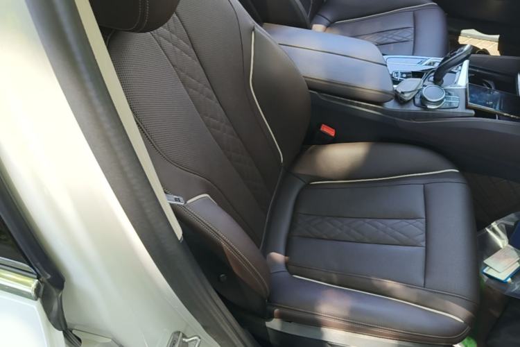 Used BMW 5 Series 2022 Updated 530Li Leading Edition Luxury Package Right Front Seat