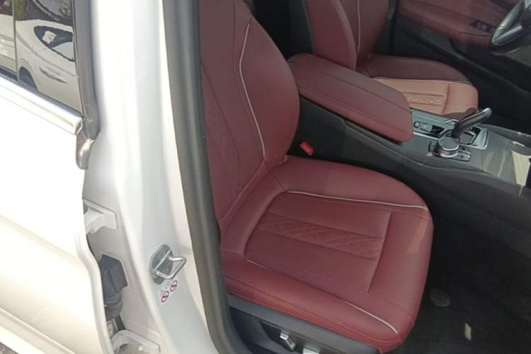 Used BMW 5 Series 2022 Second Facelift 530Li xDrive M Sport Package Right Front Seat