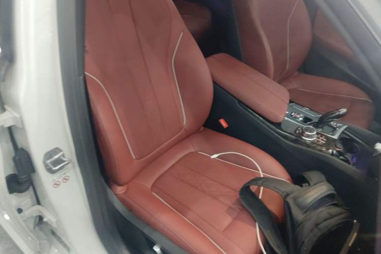 Used BMW 5 Series 2022 Restyled 525Li M Sport Package Right Front Seat