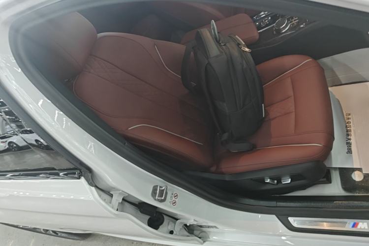 Used BMW 5 Series 2022 Second Facelift 525Li M Sport Package Right Front Seat