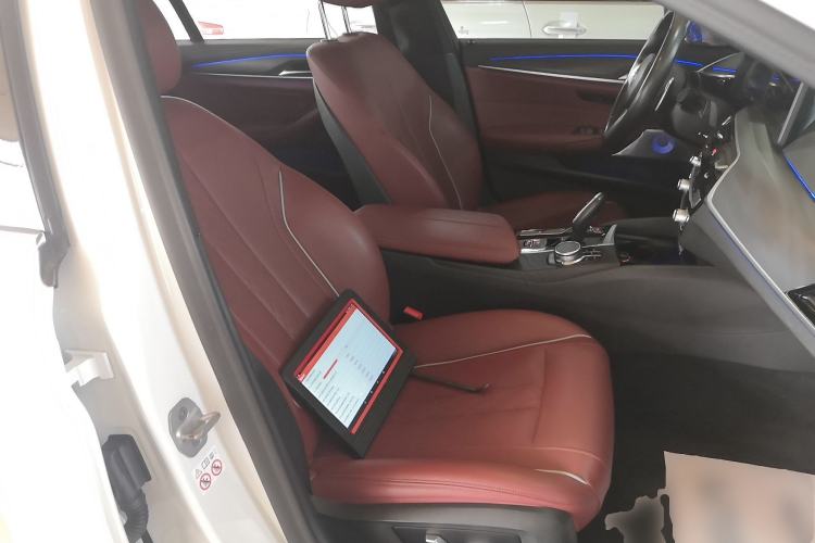 Used BMW 5 Series 2022 Second Facelift 530Li Leading Edition M Sport Package Right Front Seat