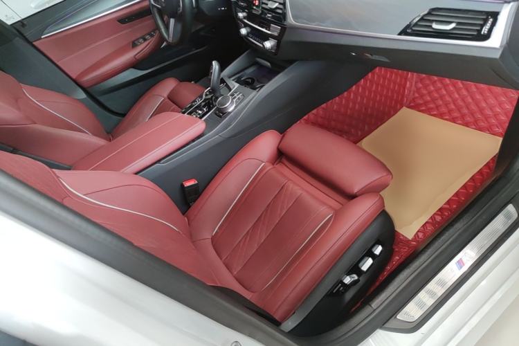 Used BMW 5 Series 2022 Second Facelift 530Li Luxury Version M Sport Package Right Front Seat