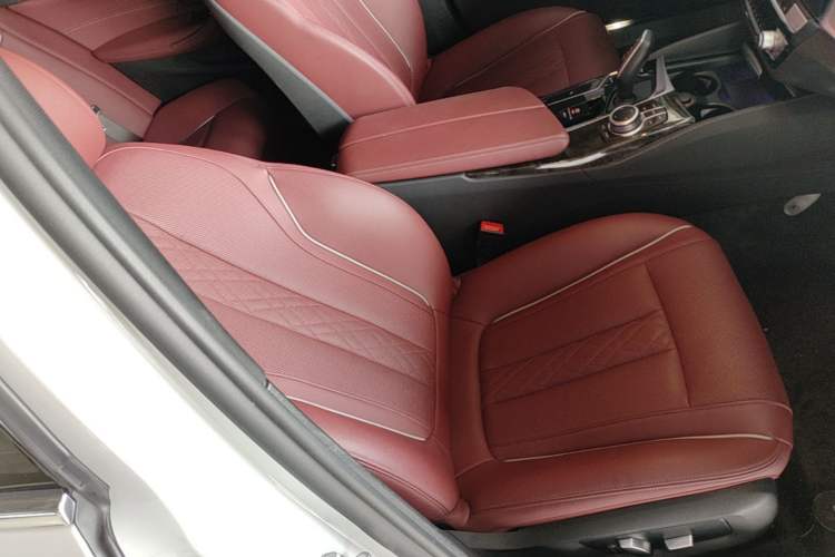 Used BMW 5 Series 2022 Restyled 525Li M Sport Package Right Front Seat