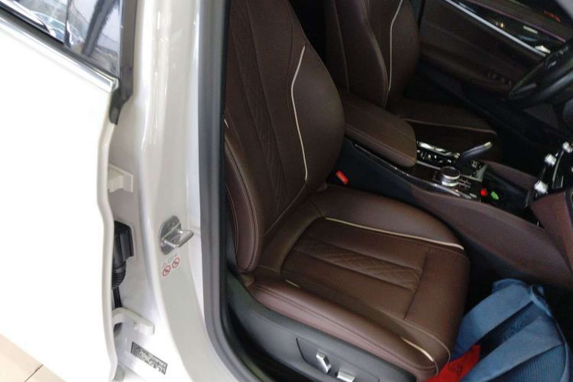 Used BMW 5 Series 2022 Restyled 525Li M Sport Package Right Front Seat