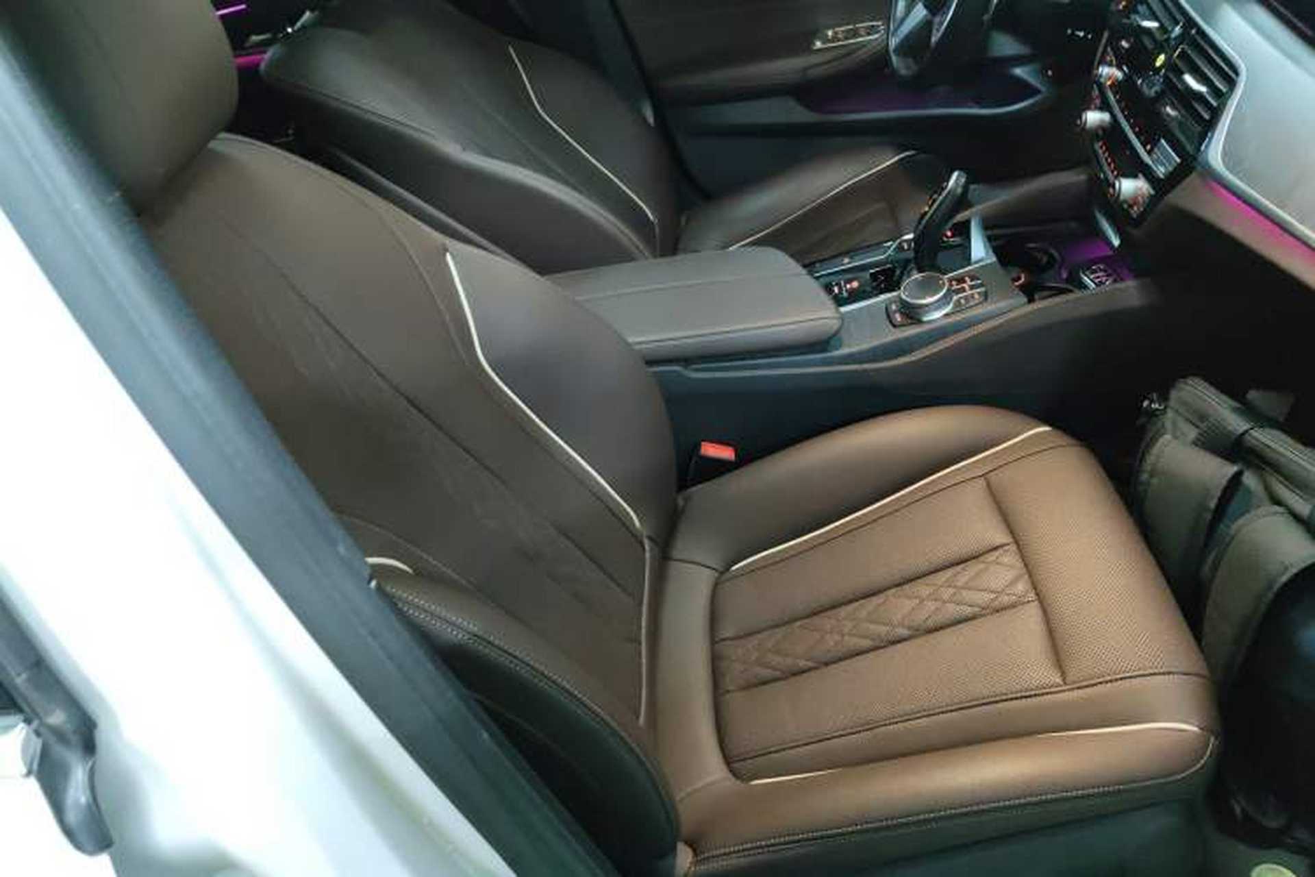 Used BMW 5 Series 2022 Restyled 530Li Leading Edition M Sport Package Right Front Seat