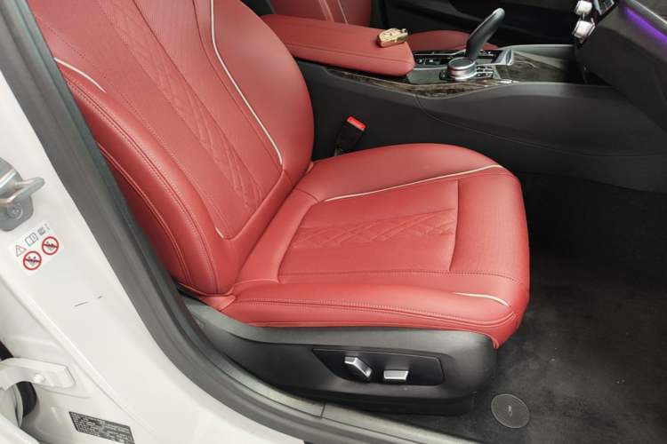 Used BMW 5 Series 2022 Restyled 525Li M Sport Package Right Front Seat