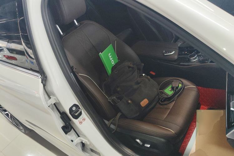 Used BMW 5 Series 2022 Restyled 525Li M Sport Package Right Front Seat