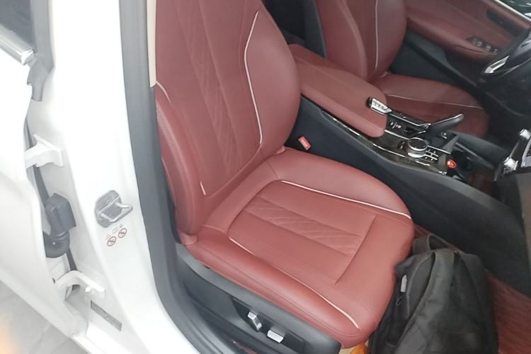 Used BMW 5 Series 2022 Restyled 525Li Luxury Package Right Front Seat