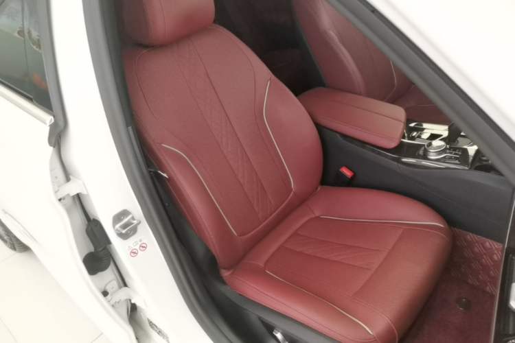 Used BMW 5 Series 2022 Restyled 525Li M Sport Package Right Front Seat