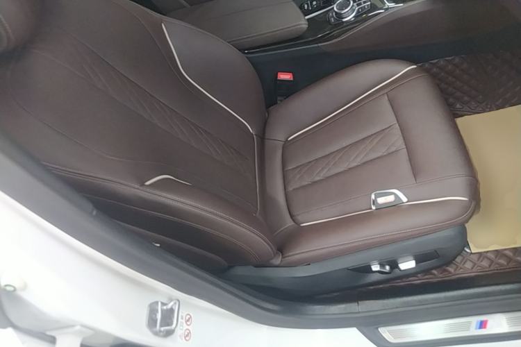 Used BMW 5 Series 2022 Restyled 525Li M Sport Package Right Front Seat
