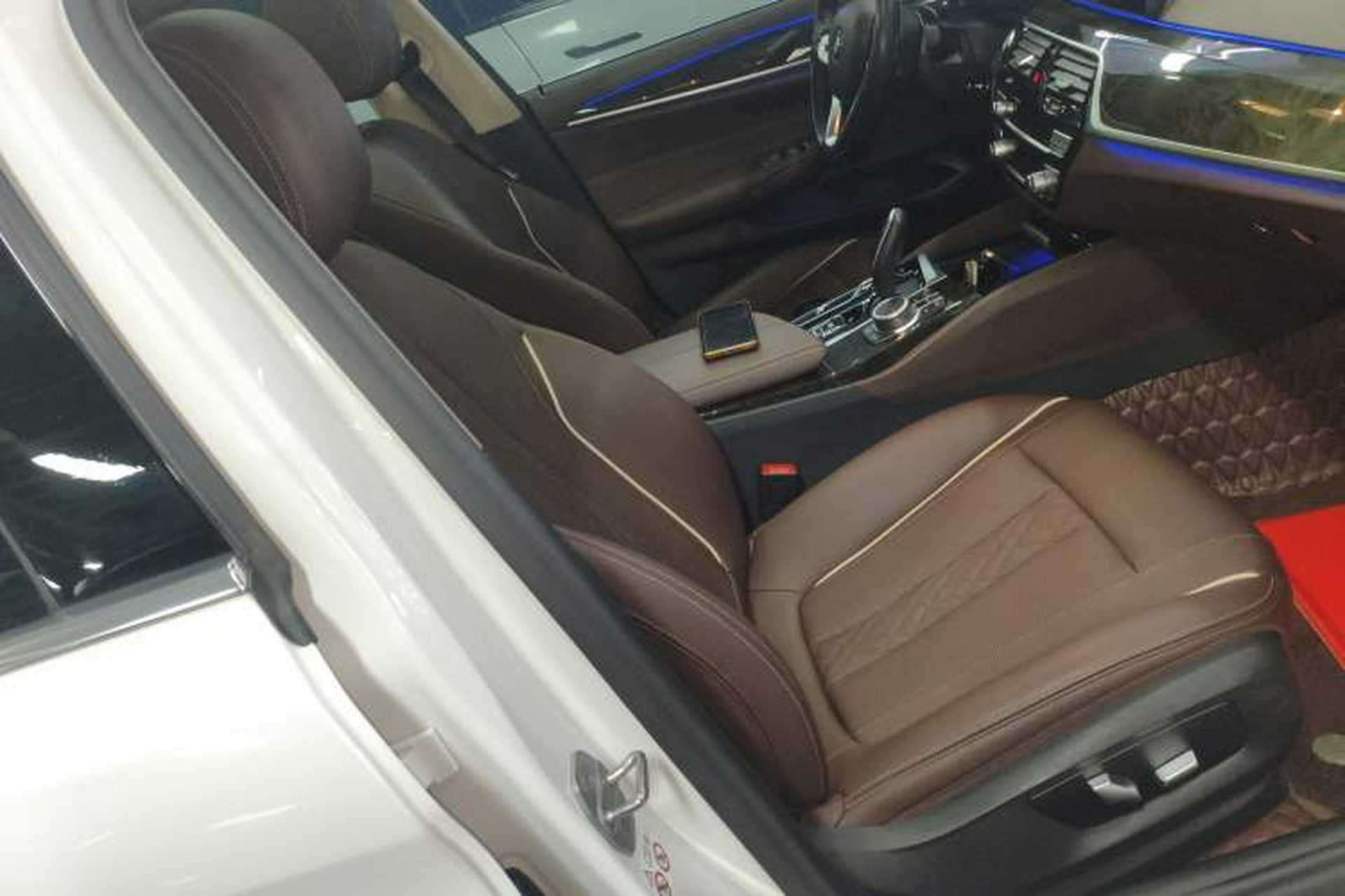 Used BMW 5 Series 2022 Restyled 525Li Luxury Package Right Front Seat