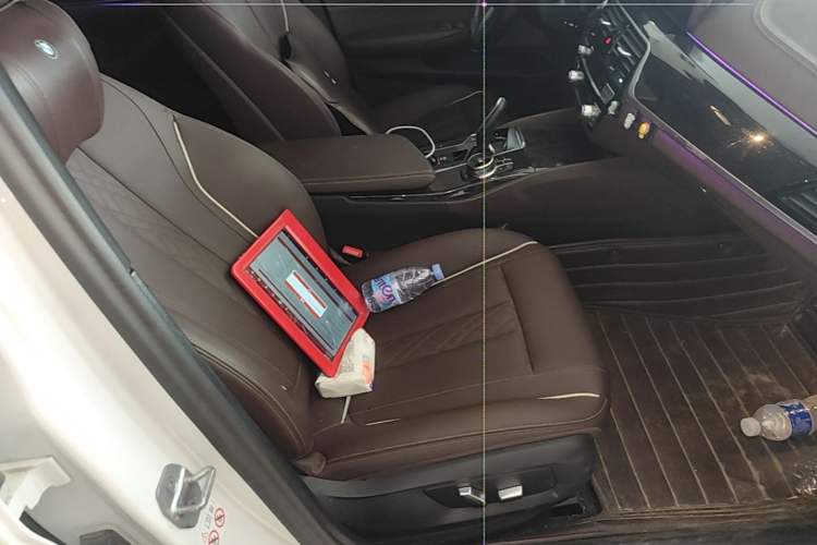 Used BMW 5 Series 2022 Second Facelift 525Li M Sport Package Right Front Seat