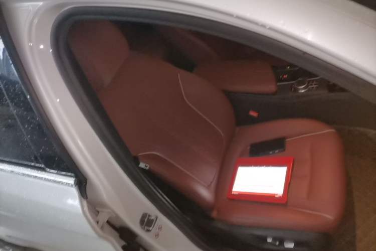 Used BMW 5 Series 2022 530Li Leading Model M Sport Package Right Front Seat