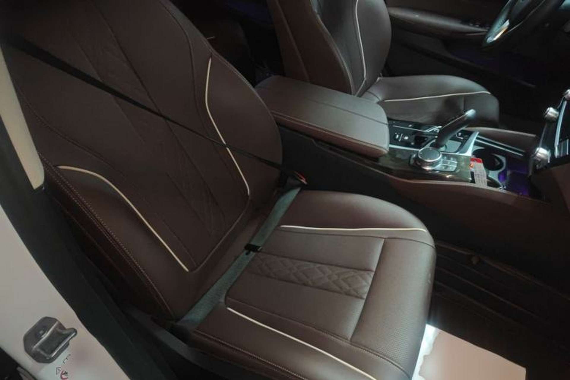 Used BMW 5 Series 2022 Second Facelift 525Li Luxury Package Right Front Seat