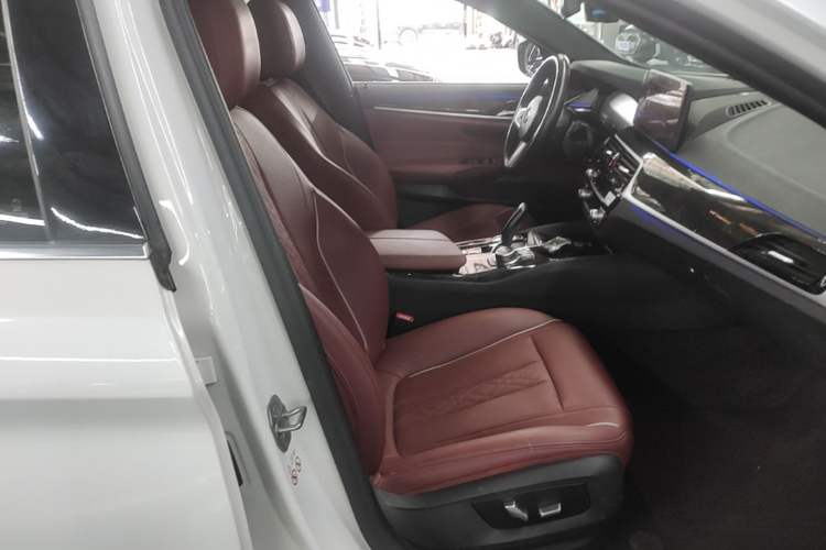 Used BMW 5 Series 2022 Restyled 525Li M Sport Package Right Front Seat