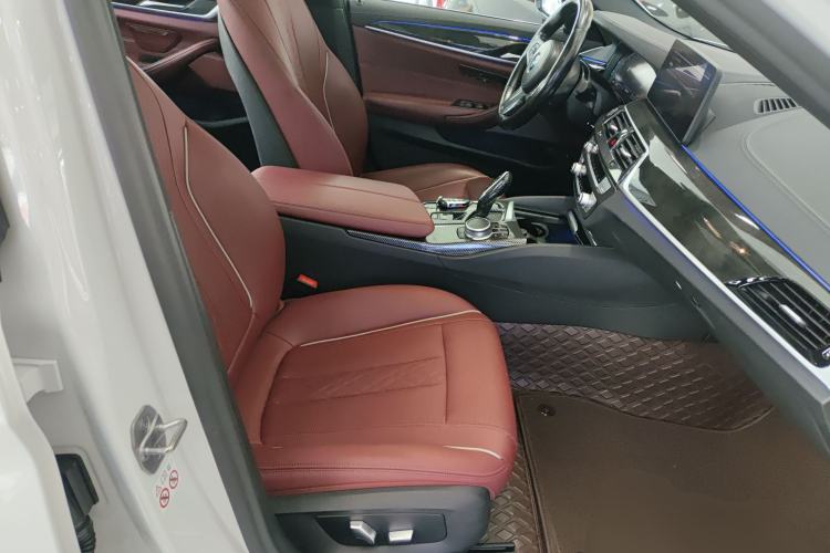 Used BMW 5 Series 2022 Restyled 525Li M Sport Package Right Front Seat