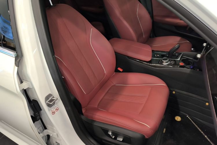 Used BMW 5 Series 2022 Restyled 525Li M Sport Package Right Front Seat