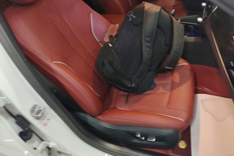 Used BMW 5 Series 2022 Second Facelift 525Li M Sport Package Right Front Seat