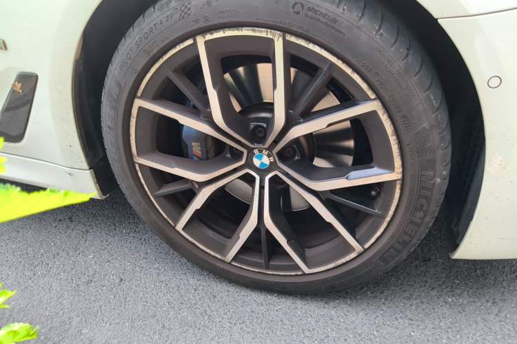 Used BMW 5 Series 2022 Updated 530i M Sport Package Right Front Wheel Hub