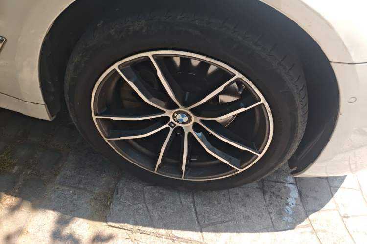 Used BMW 5 Series 2022 Second Facelift 525Li M Sport Package Right Front Wheel Hub