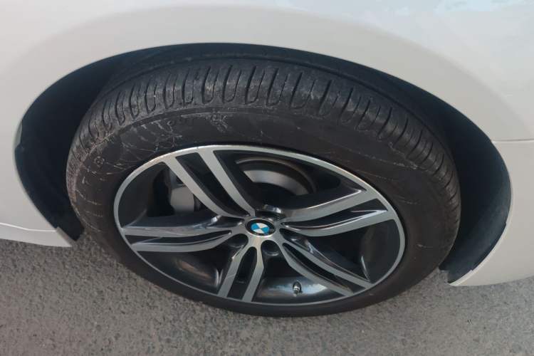 Used BMW 5 Series 2022 Updated 530Li xDrive Luxury Package Right Front Wheel Hub