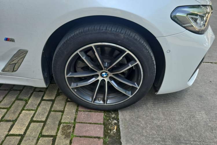 Used BMW 5 Series 2022 Restyled 525Li M Sport Package Right Front Wheel Hub