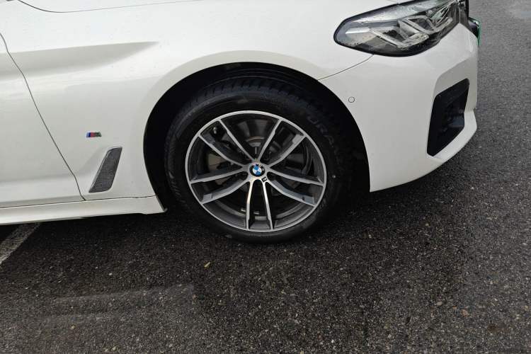 Used BMW 5 Series 2022 Restyled 525Li M Sport Package Right Front Wheel Hub