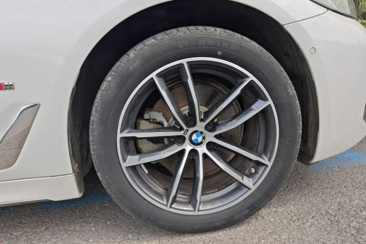 Used BMW 5 Series 2022 Restyled 525Li M Sport Package Right Front Wheel Hub