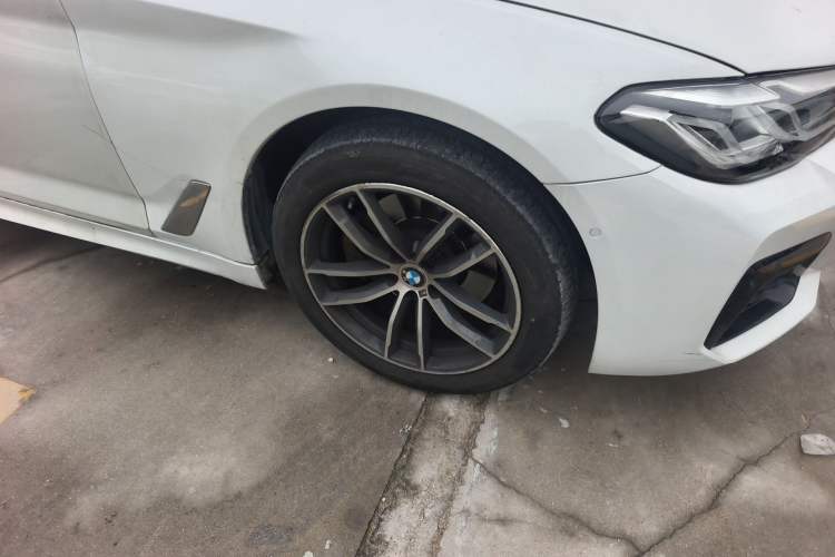 Used BMW 5 Series 2022 Second Facelift 525Li M Sport Package Right Front Wheel Hub
