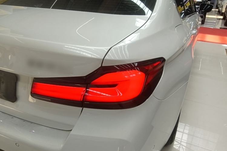 Used BMW 5 Series 2022 Second Facelift 530Li Leading Edition M Sport Package Right Rear Taillight
