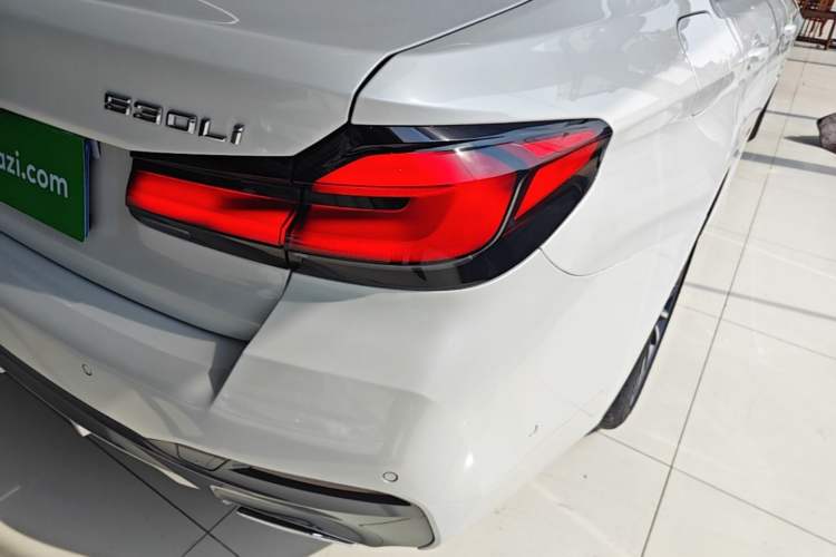 Used BMW 5 Series 2022 Second Facelift 530Li Leading Edition M Sport Package Right Rear Taillight