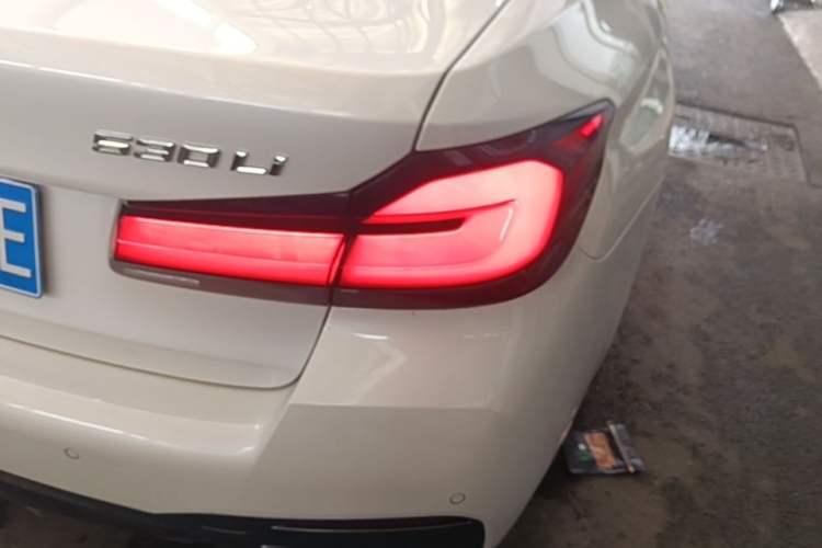 Used BMW 5 Series 2022 Second Facelift 530Li Leading Edition M Sport Package Right Rear Taillight