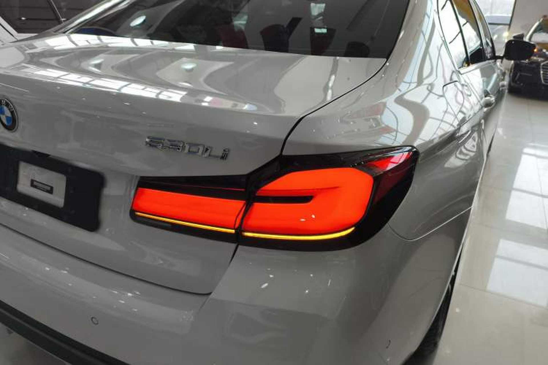 Used BMW 5 Series 2022 Restyled 530Li Leading Edition M Sport Package Right Rear Taillight